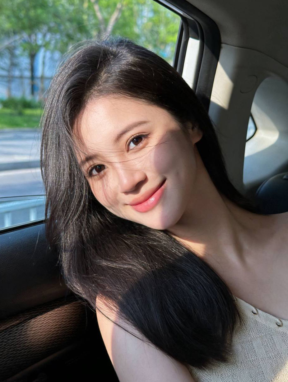 广州外围-甜美清纯女孩