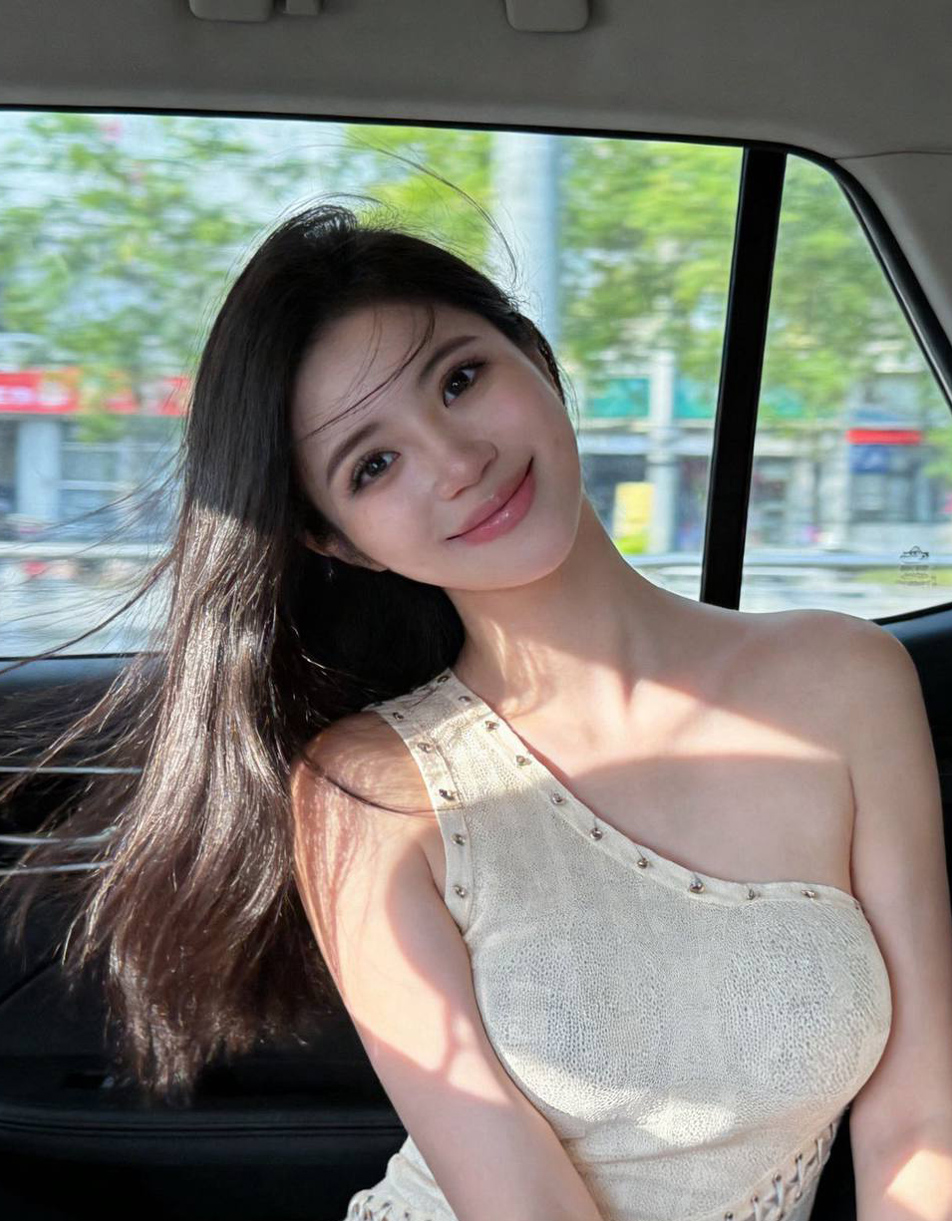 广州外围-甜美清纯女孩