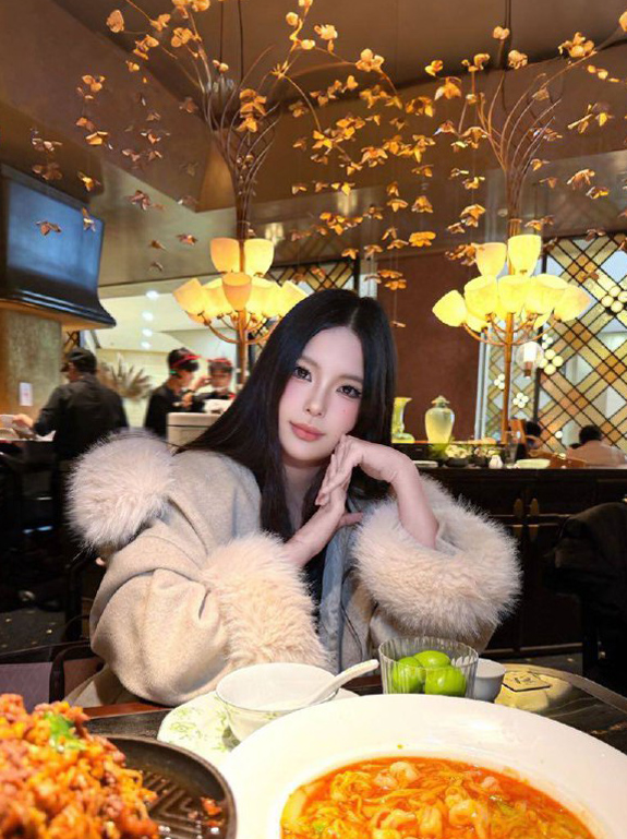 上海外围-05年宝藏女孩