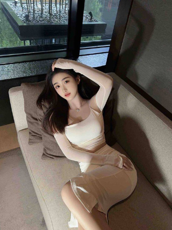 青岛外围-瑜伽老师-上门服务