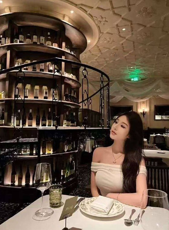 杭州外围-极品纯欲-反差