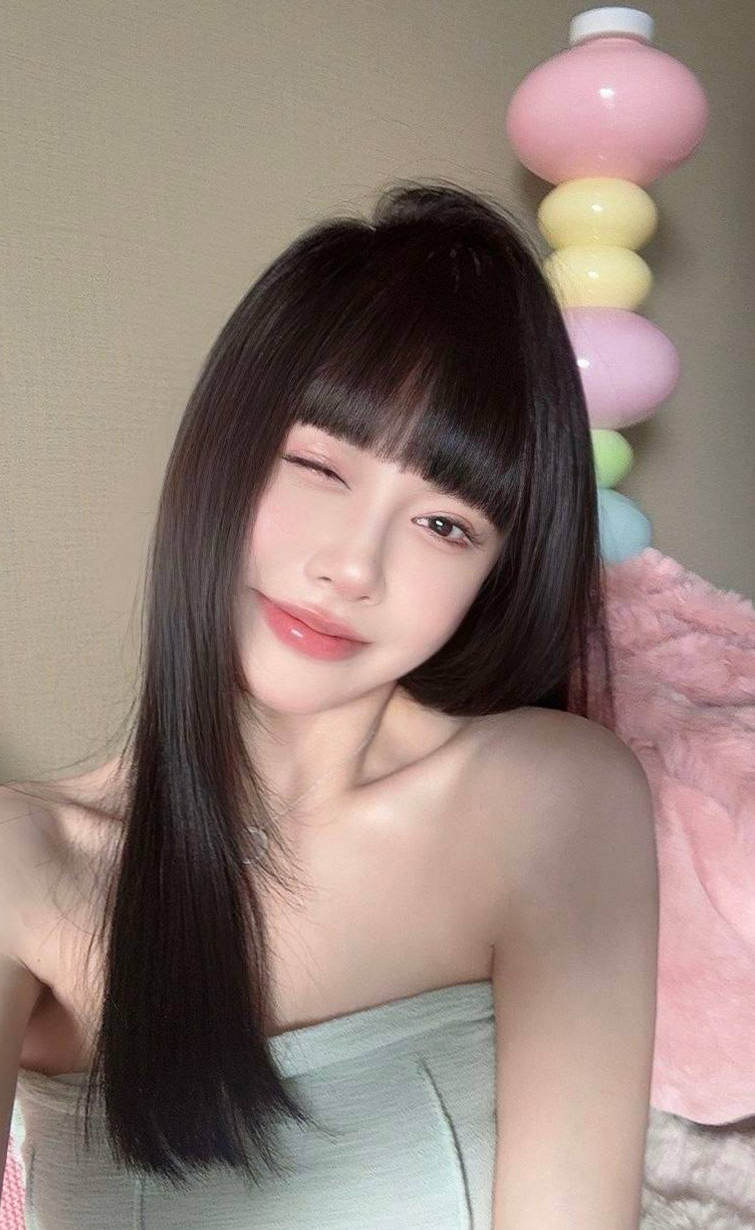 杭州外围-高颜值网红萝莉-同城交友