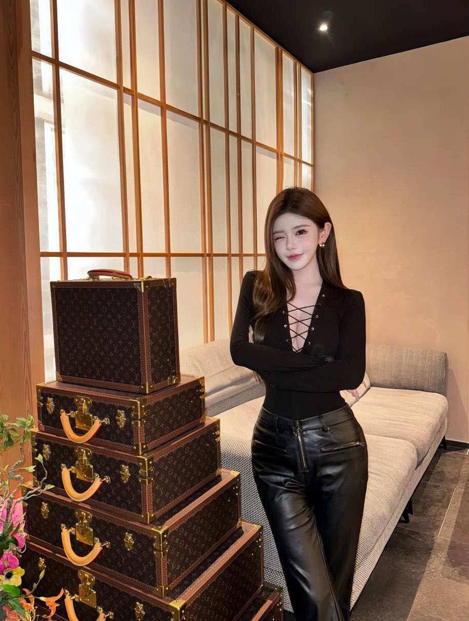 三亚外围-极品网红-同城约会