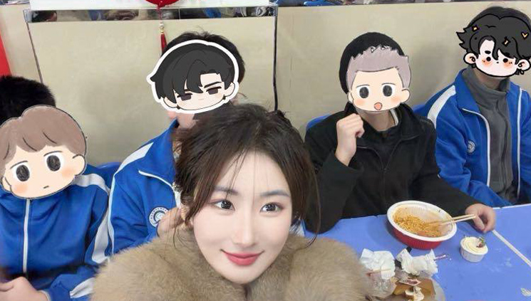 上海附近的人 上海单身交友APP 上海陌生人聊天 上海靠谱交友平台 上海情感陪伴 上海社交连接 上海异性互动  ...