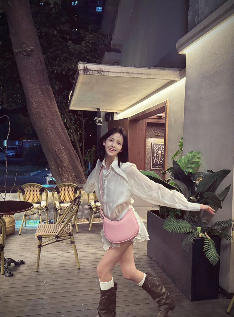 香港找女伴 香港找女性一起吃饭 香港找女饭搭子 香港女性陪吃 香港找妹子吃饭 香港找妹子聊天 香港晚上女生 ...