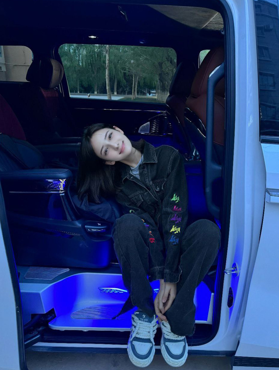 香港找女伴 香港找女性一起吃饭 香港找女饭搭子 香港女性陪吃 香港找妹子吃饭 香港找妹子聊天 香港晚上女生 ...