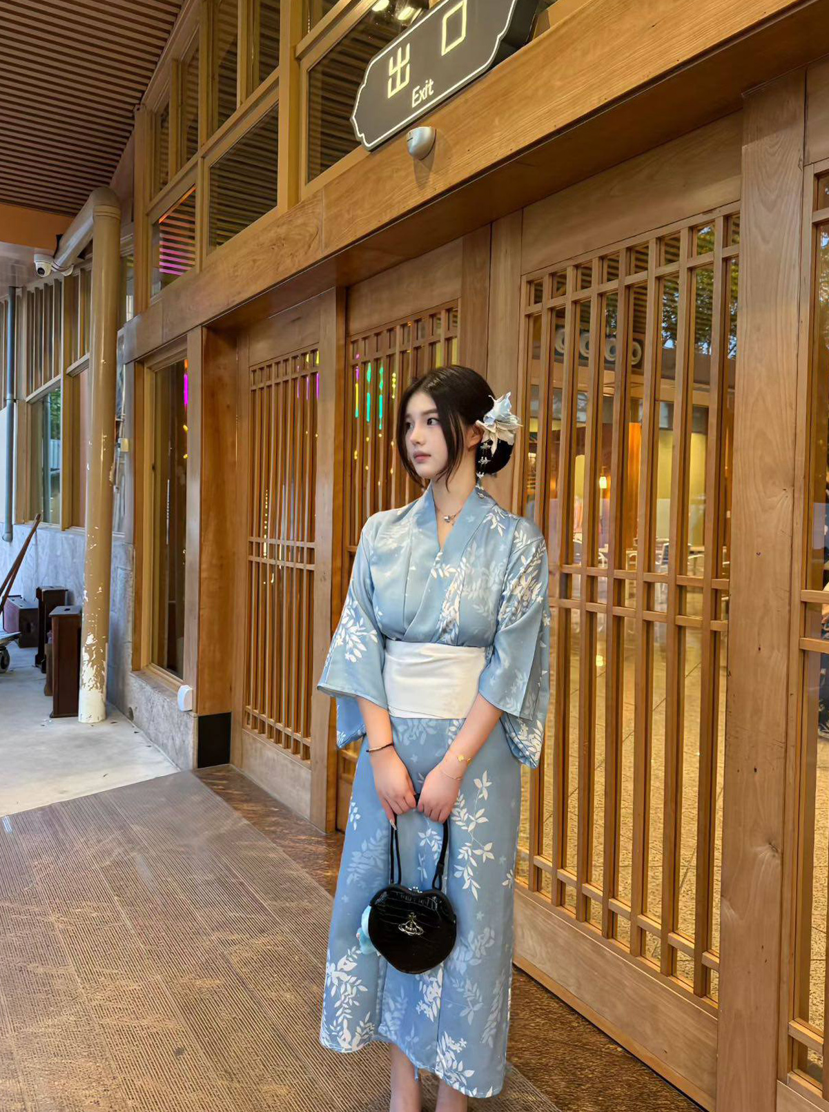 深圳伴游 深圳艺术院校 深圳舞蹈系学妹 深圳艺术学生 深圳播音主持