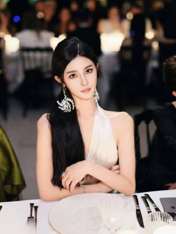 广州伴游 广州高端商务模特 广州约拍 广州通告 广州顶级会所 广州绿茶