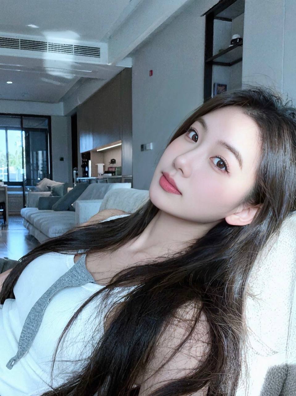 深圳大学生 深圳沪上交友 上海约会 高端学姐