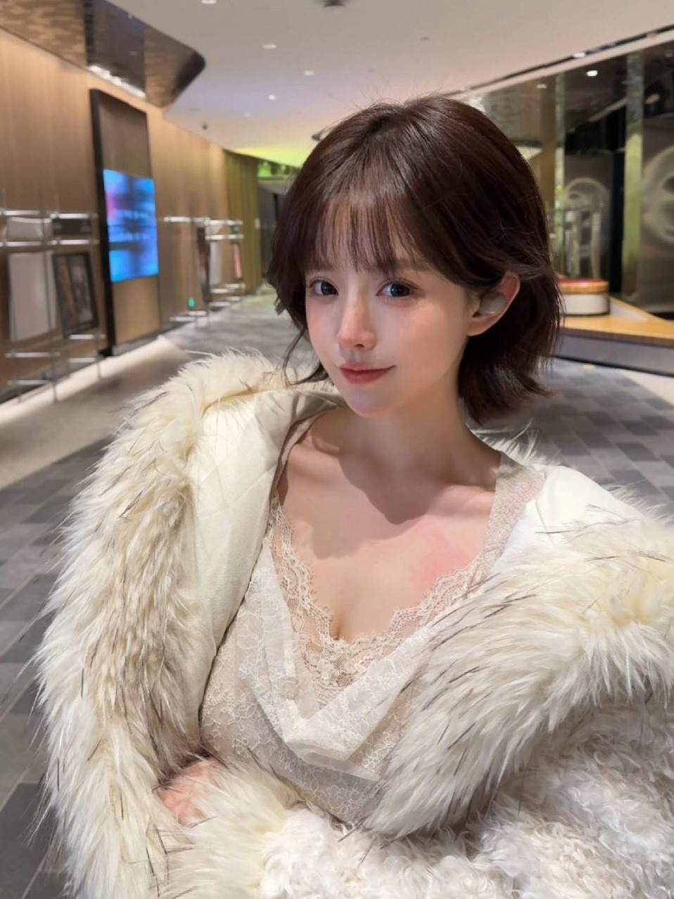 上海黄浦 小红娘 身高168cm E杯 纯天然白虎 冷白皮 S曲线