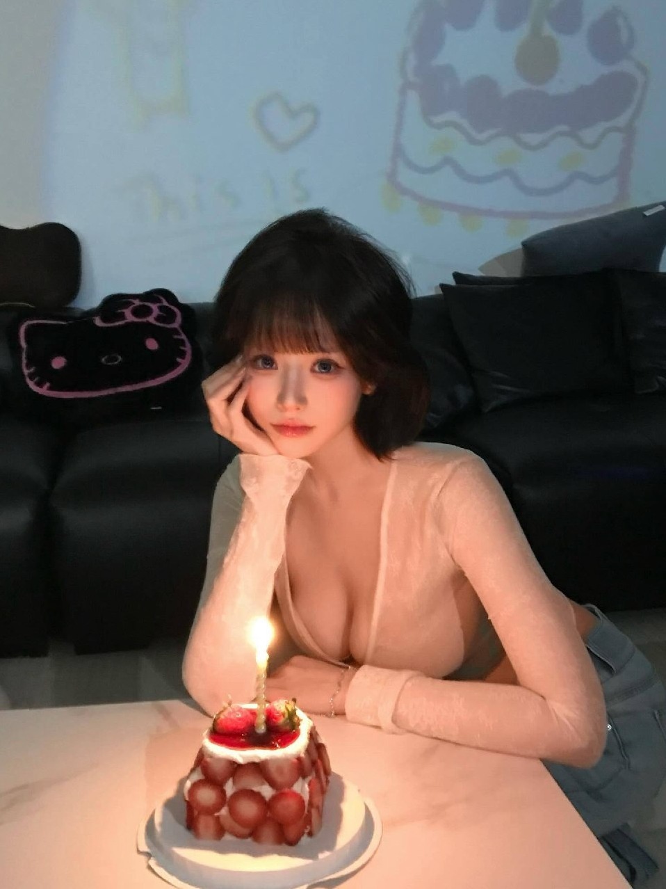 上海黄浦 小红娘 纯天然白虎 身高三围 168cm E杯 无纹身