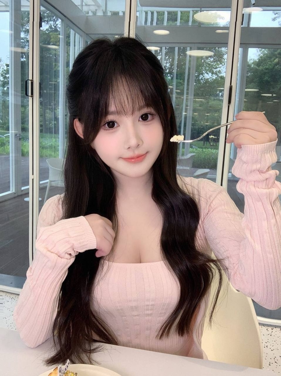 深圳福田水果姐姐 身高168 E杯童颜巨乳前凸后翘 皮肤雪白清纯甜美