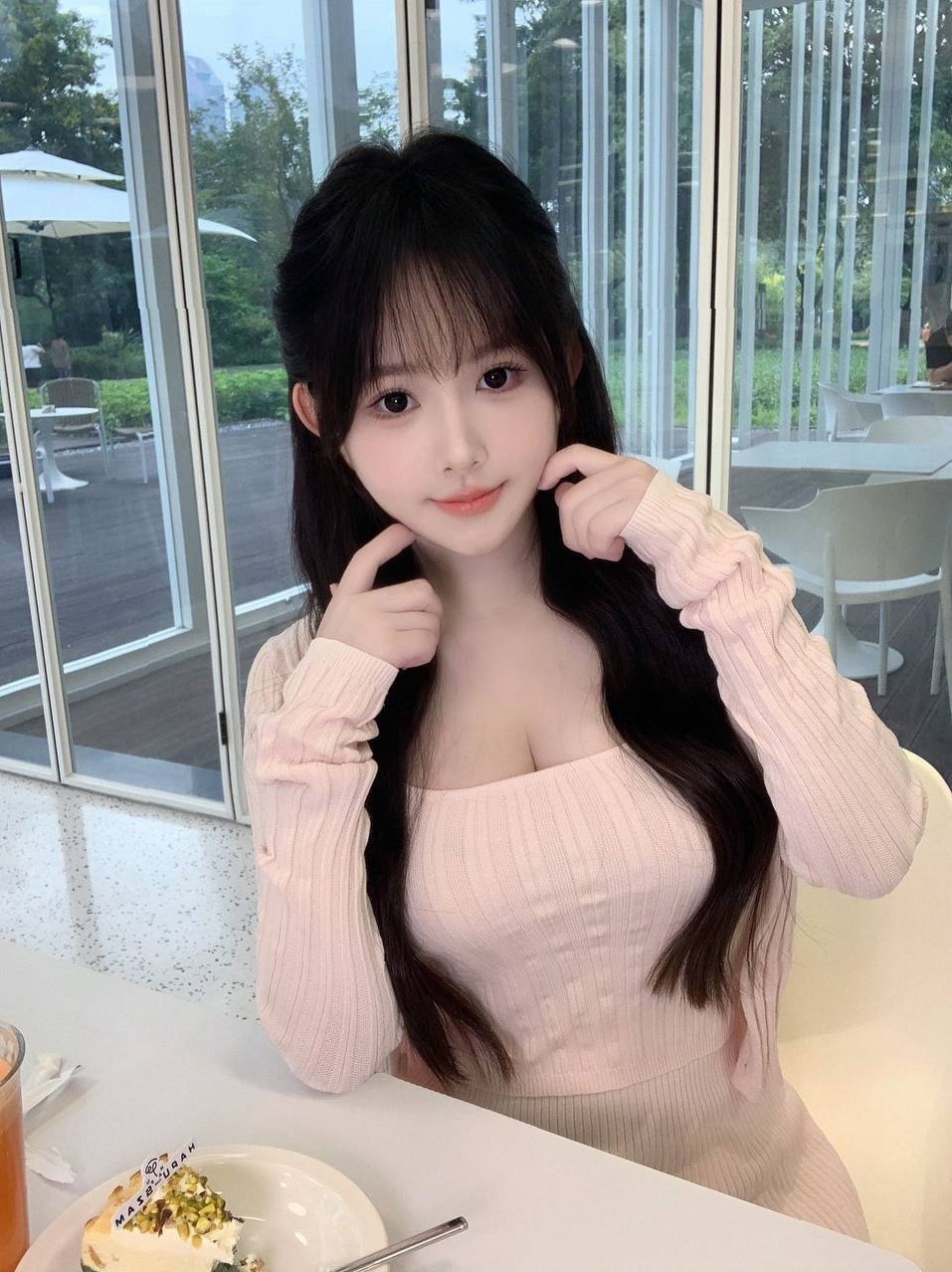 深圳福田水果姐姐 身高168 E杯 学生证可看 童颜巨乳前凸后翘