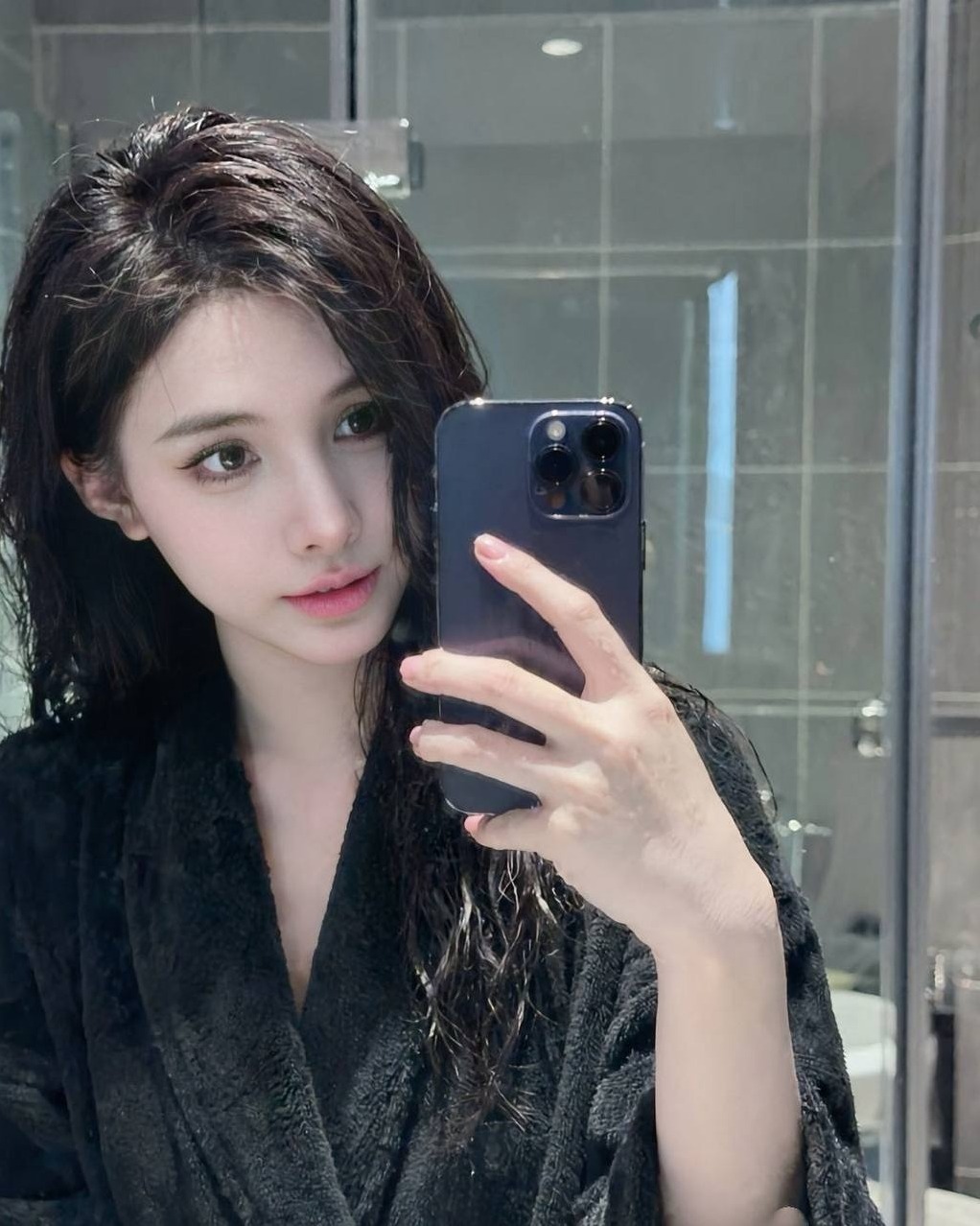 广州王子诺混血美女马术英姿身高168cm