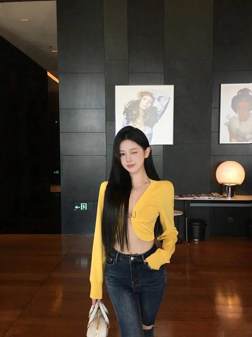 广州天河御姐Coser小柔天然美胸身高168cm