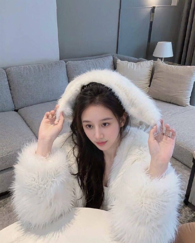 杭州御姐香蕉 171cm 45kg Dcup 清纯学生 兼职中