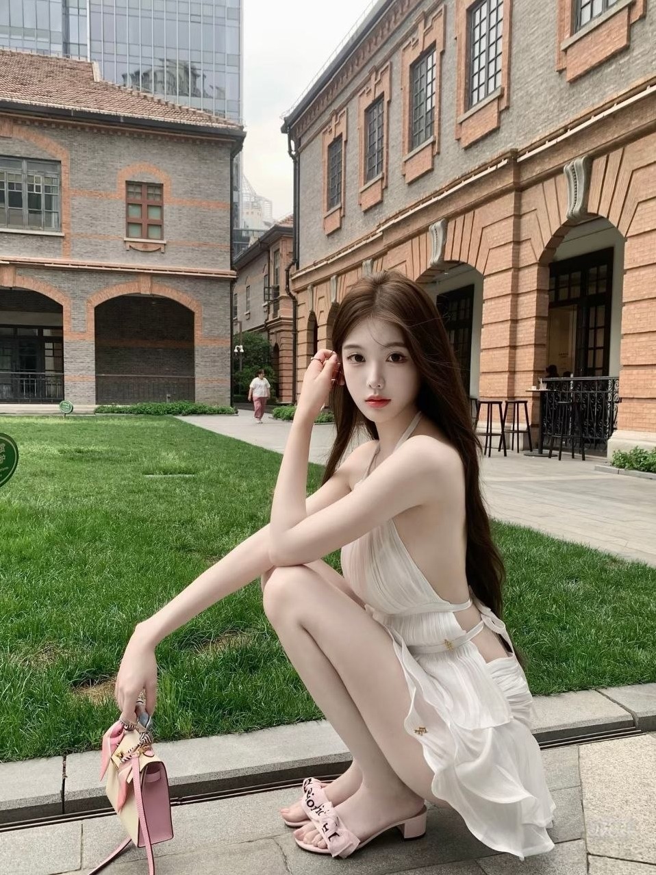 南京 Laochen 会娇喘叫爸爸 酥胸蛮腰 肌肤细腻 清纯爹娇