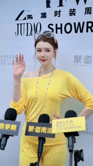 深圳罗湖气质Coser悠悠鹅蛋脸167cm 专业摄影经验