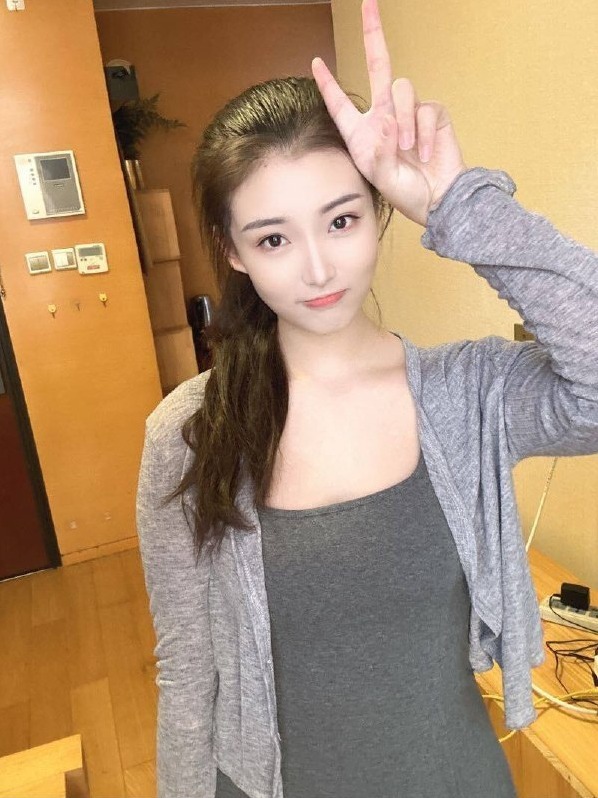 北京朝阳 周生辰 04年身高168 清纯美女 全身零瑕疵