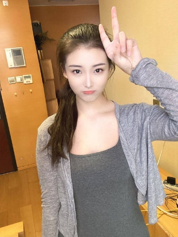 北京朝阳 周生辰 素颜邻家女孩 初恋脸 皮肤白