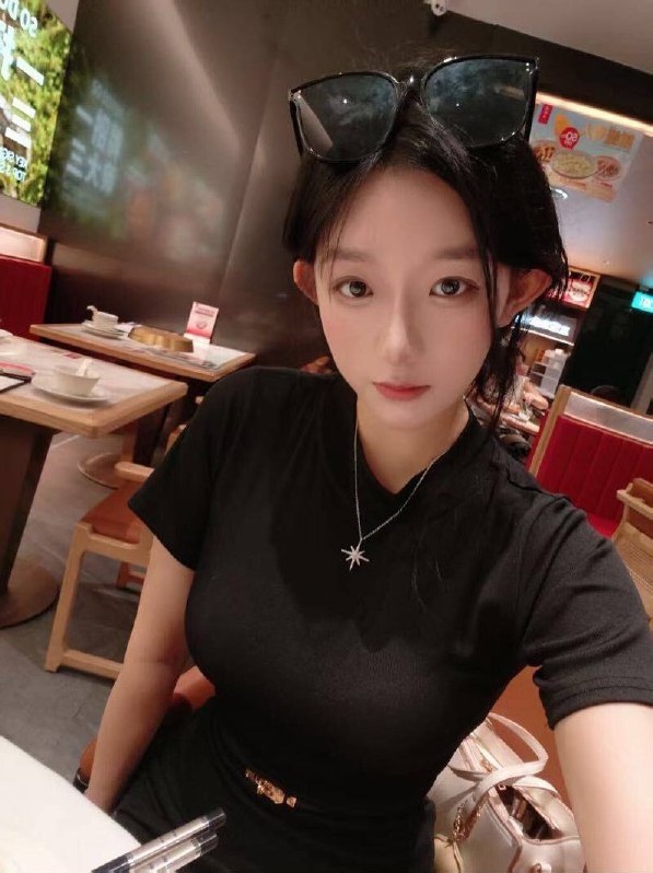 上海长宁彤彤19岁大学生童颜巨乳极品真人玩具