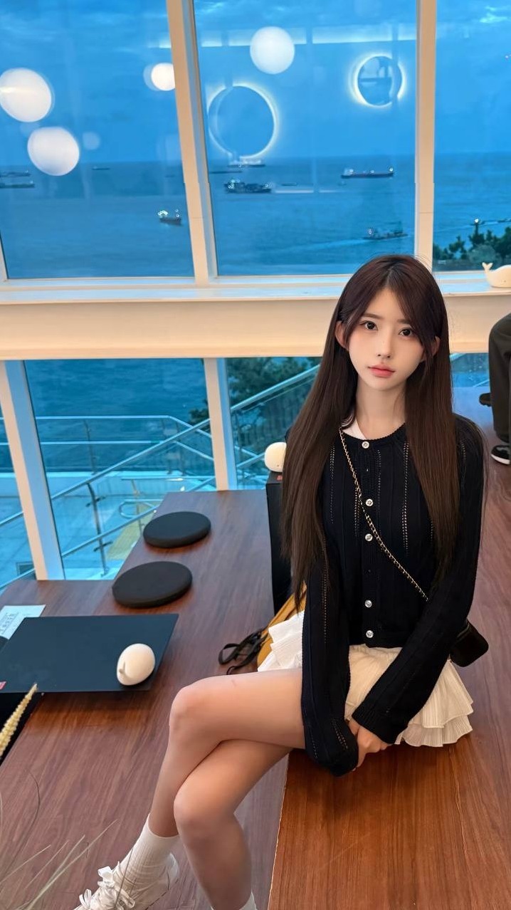 杭州扶摇雯173cm天然C杯纯情女高小甜妹