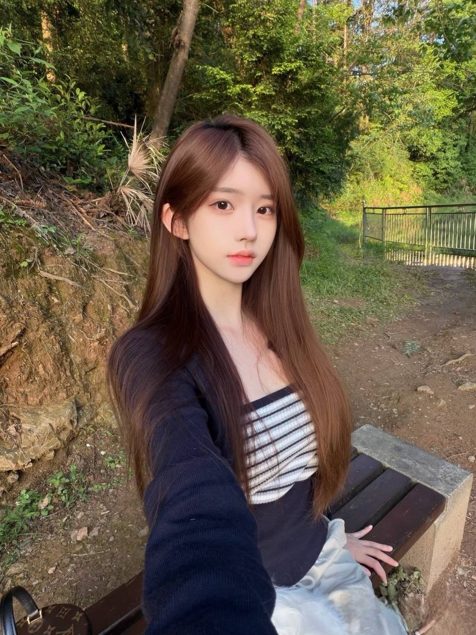 杭州扶摇雯天然妈生脸90斤筷子腿身材匀称