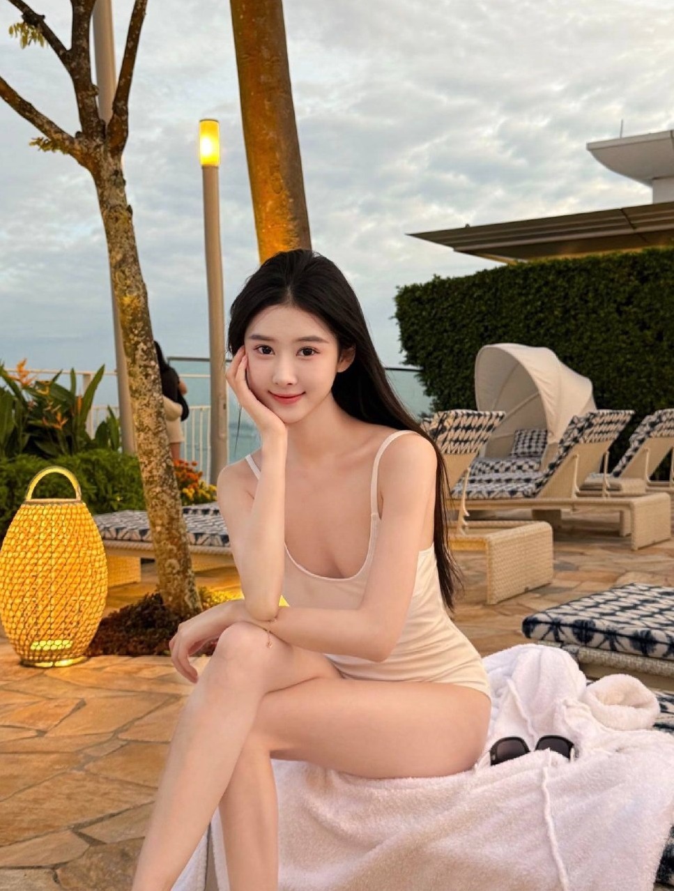 上海 白小纯 弹钢琴 艺术气质 可英文 不喝酒 清纯