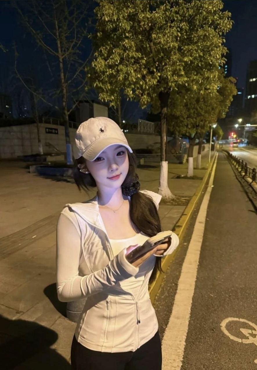 北京 鸡哥 民族大学 高智商 高情商 可舞蹈 服务贴心