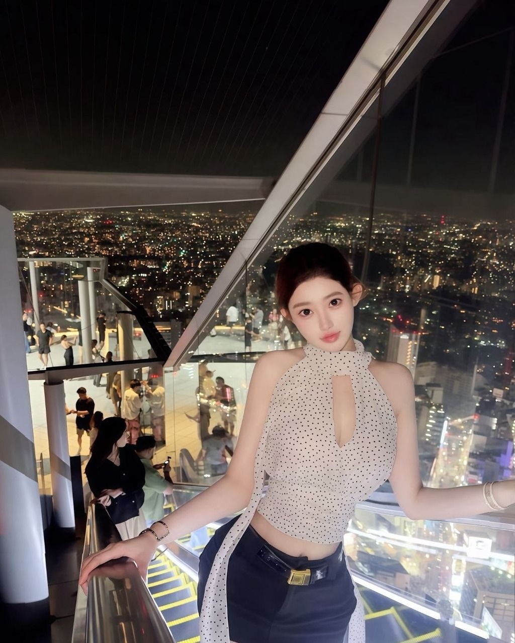 北京童童168cm纯天然零整冷白皮水滴胸完美身材美妆博主网红