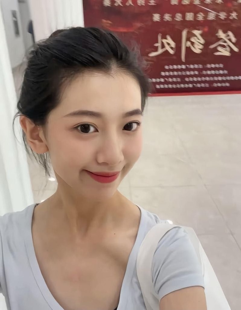 北京06年北影学生鸡哥娃娃脸身高176cm D杯纯欲