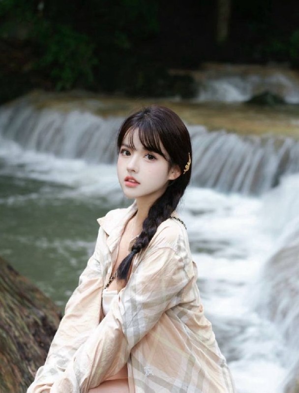 北京希希well 蜜桃臀硬5学生 白幼瘦04年身高168cm