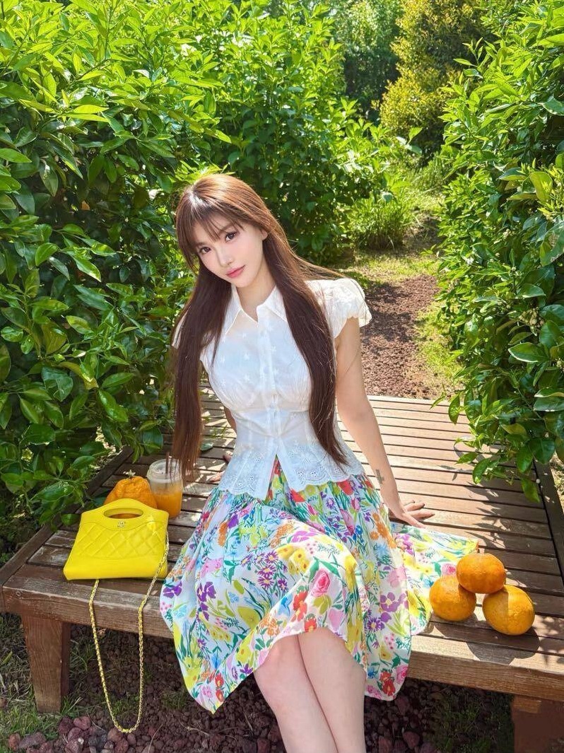 上海黄浦清纯Coser小鱼儿天然妈生脸身高163cm