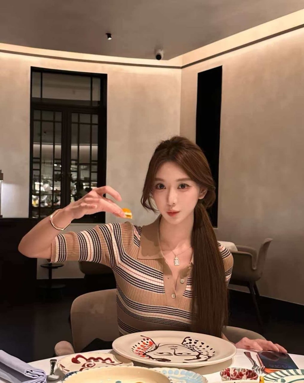北京曲妤 173cm 小蛮腰 长腿 无赘肉 甜美清纯 御姐 高级脸 百变小樱