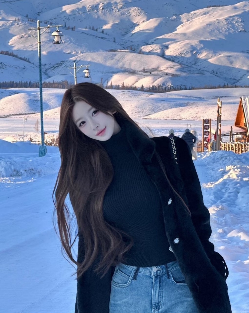 北京曲妤 全身雪白 奶白 小蛮腰 大长腿 高级脸 百变小樱 coser 高情商