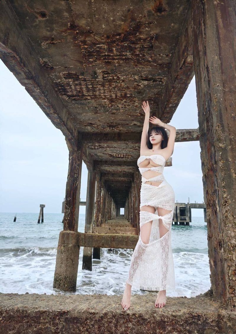 广州寒枫娜娜 天然G蜜桃 平面模特 身高172cm 前凸后翘