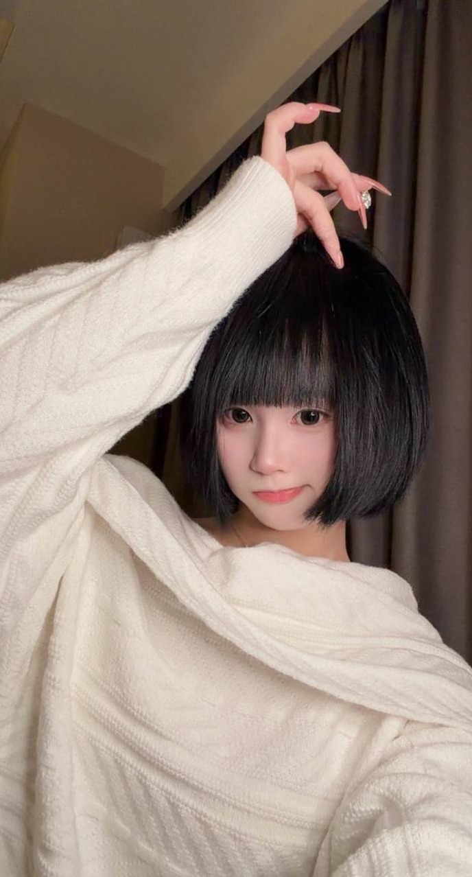 苏州唐三 学生妹 165cm 85kg C罩杯粉嫩 巴掌腰瘦瘦 无整小纹身