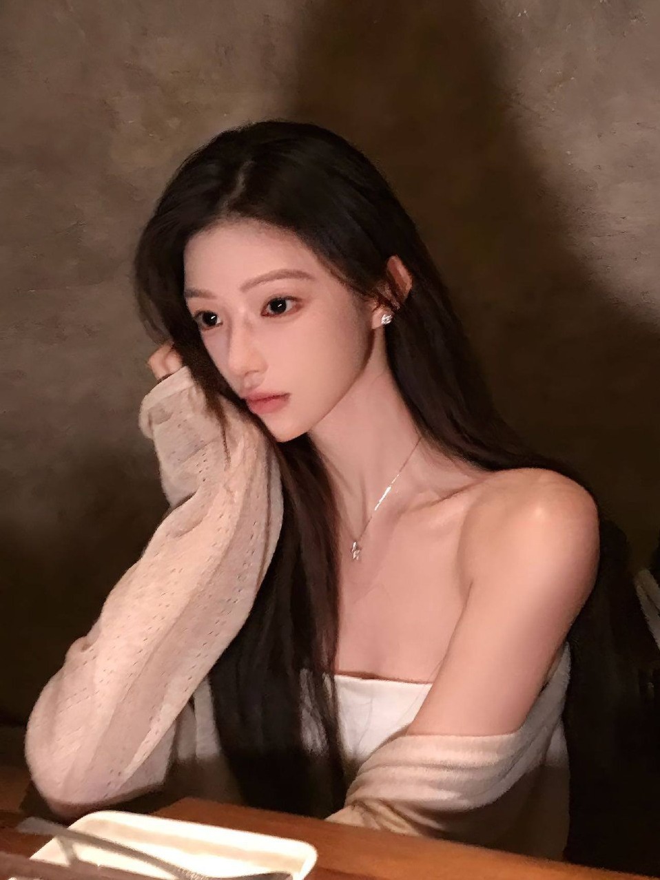 上海静安沪七七全身雪白筷子腿马甲线172cm清纯甜美热情开朗