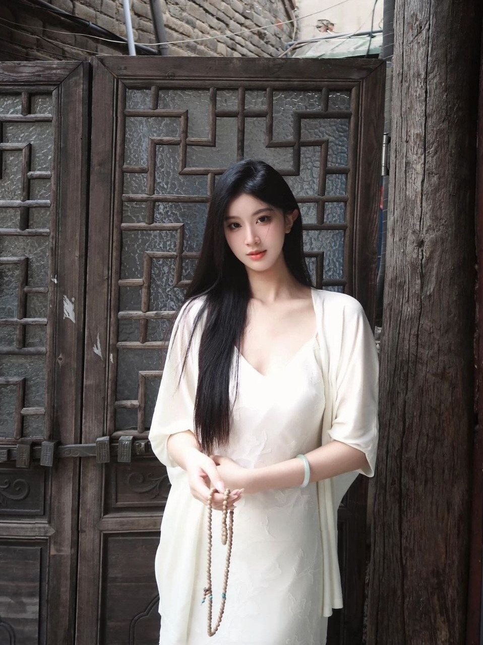 上海静安晏熙雨5多桑 会展车模网红博主 会打高尔夫有美签