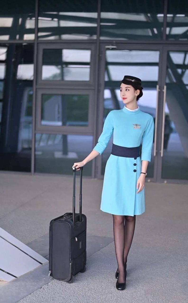 上海静安温柔兔空姐风A4腰36D真胸高冷御姐