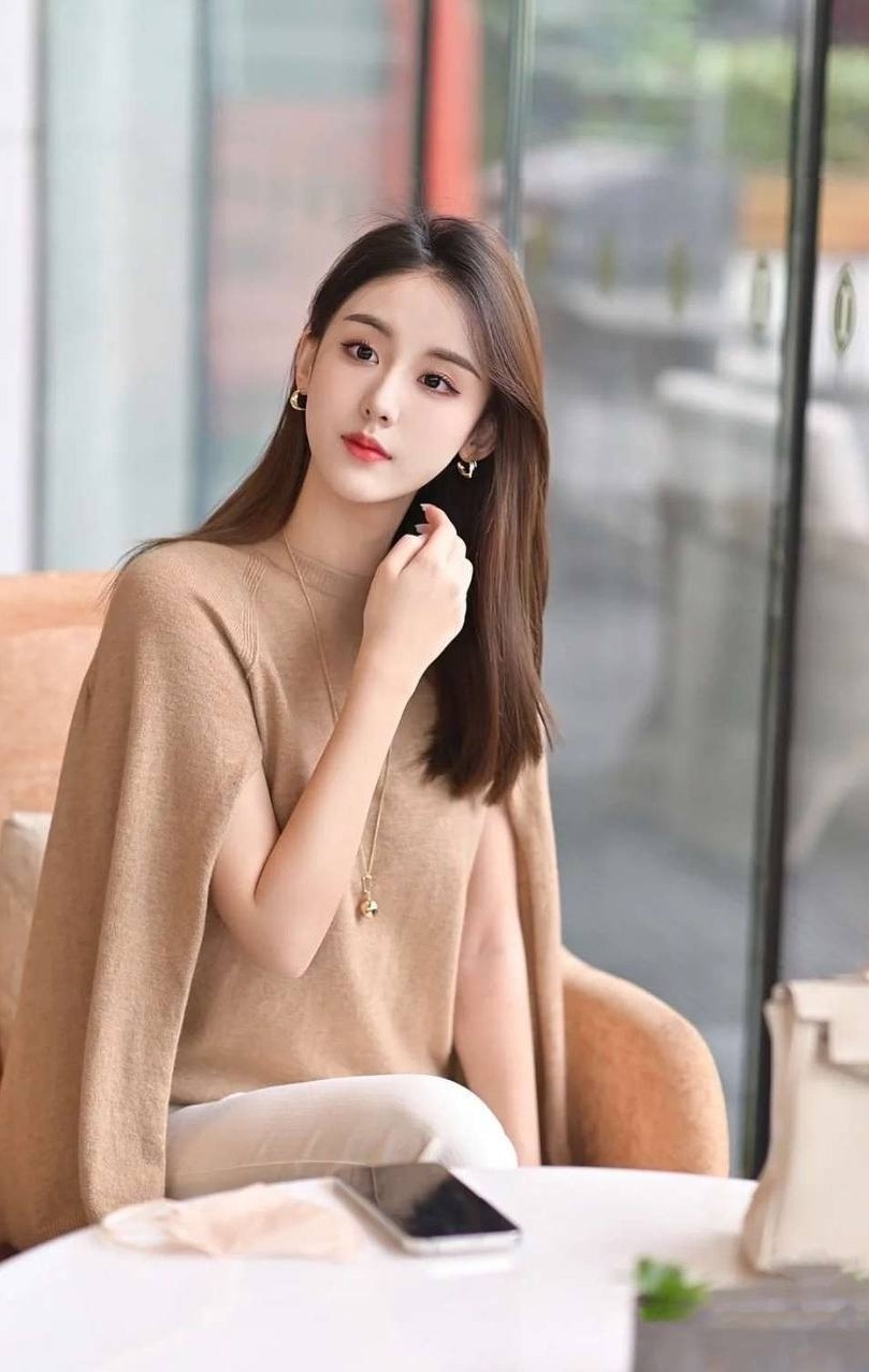 上海静安温柔兔175cm48kg筷子腿机场同款