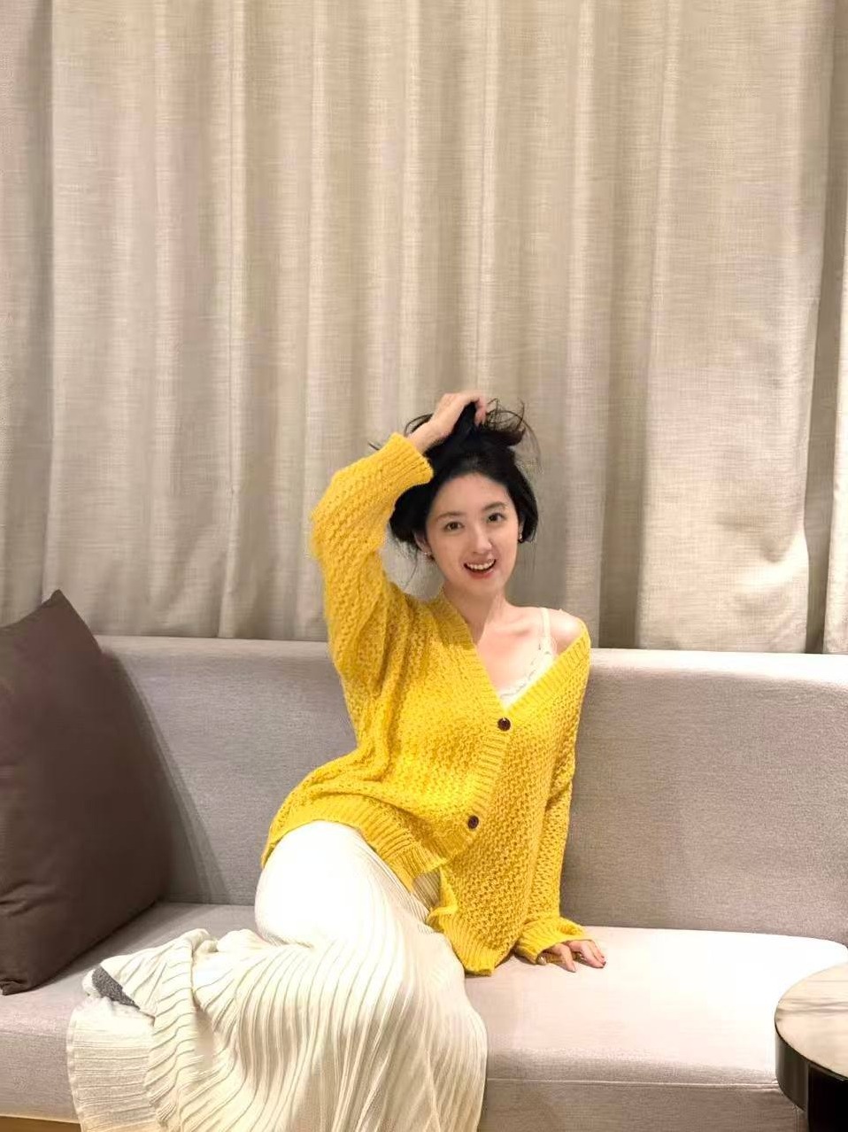上海晴晴01年178D前凸后翘气质御姐六九