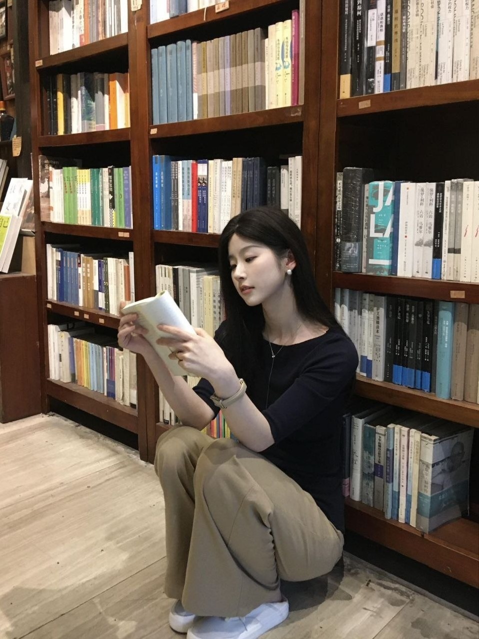 深圳南山 清欢浅浅 高白纯 甜美清冷脸 筷子腿 马甲线