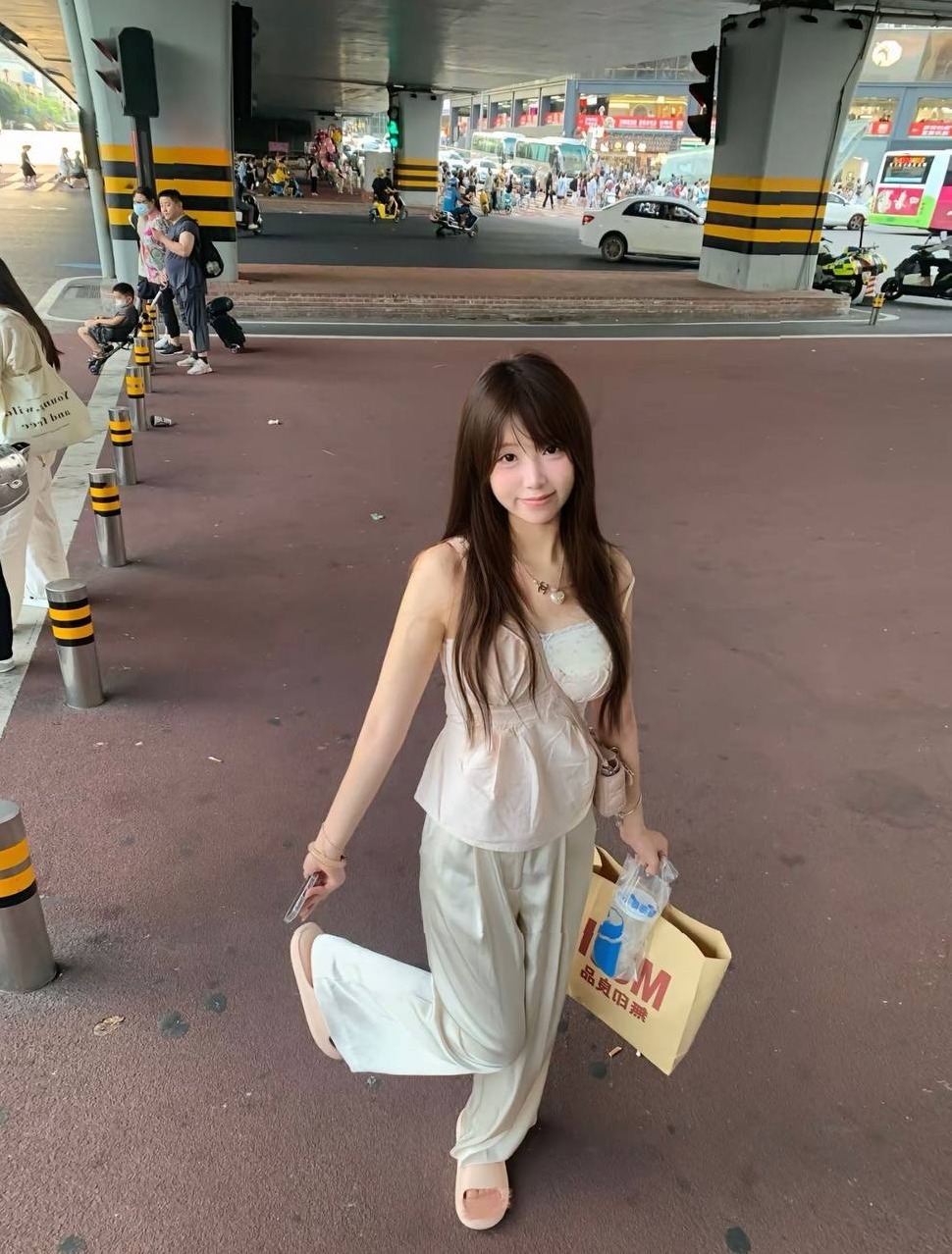 广州王子诺 04年大学生 165cm 纯欲脸 女友感强