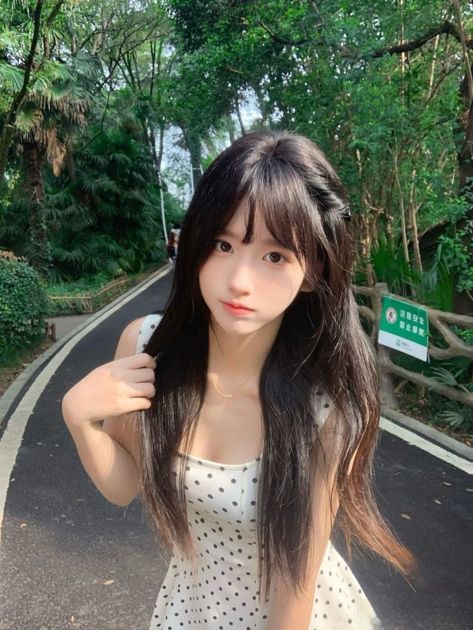 杭州陈一萌桃子 165cm42.5kg真人D杯小细腰少女感