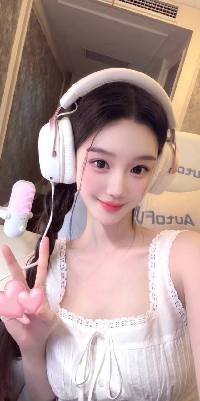 杭州萧山香蕉御姐171cm C_cup冷白皮妈生脸