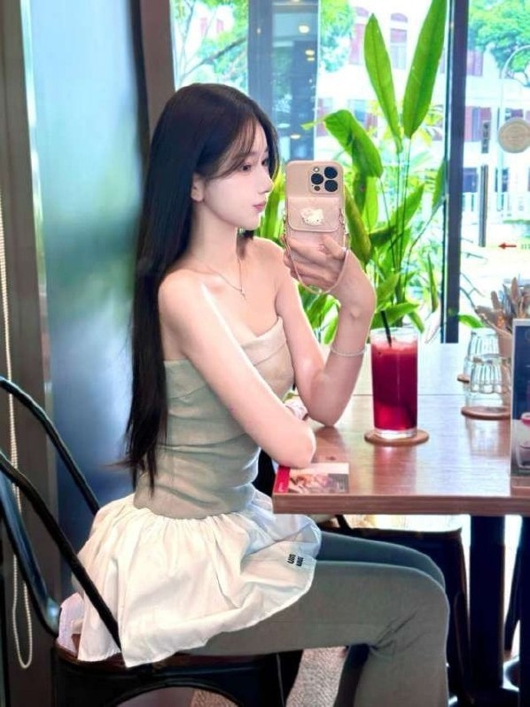 南京Laochen 05年白虎 皮肤细腻 通体白白 无赘肉