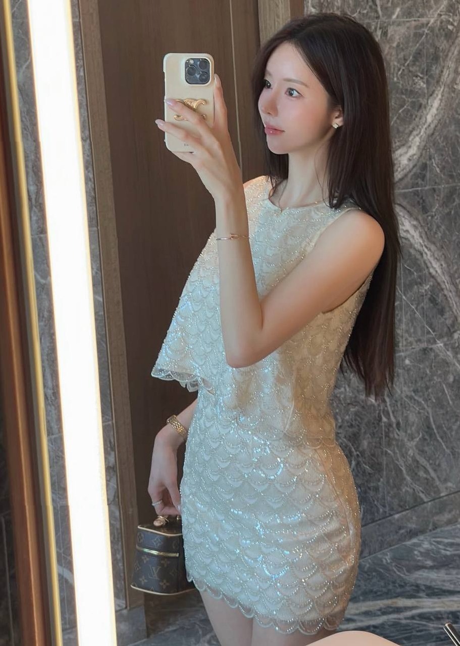 上海静安抱抱熊 中韩混血177cm天然E 清纯温婉网红