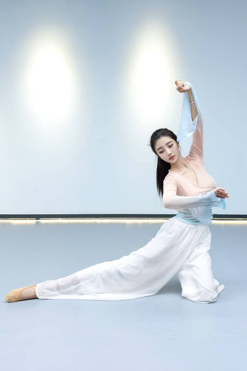 广州 王子诺 舞房C位 圆脸丰满型 原装全脸 学生气息浓郁