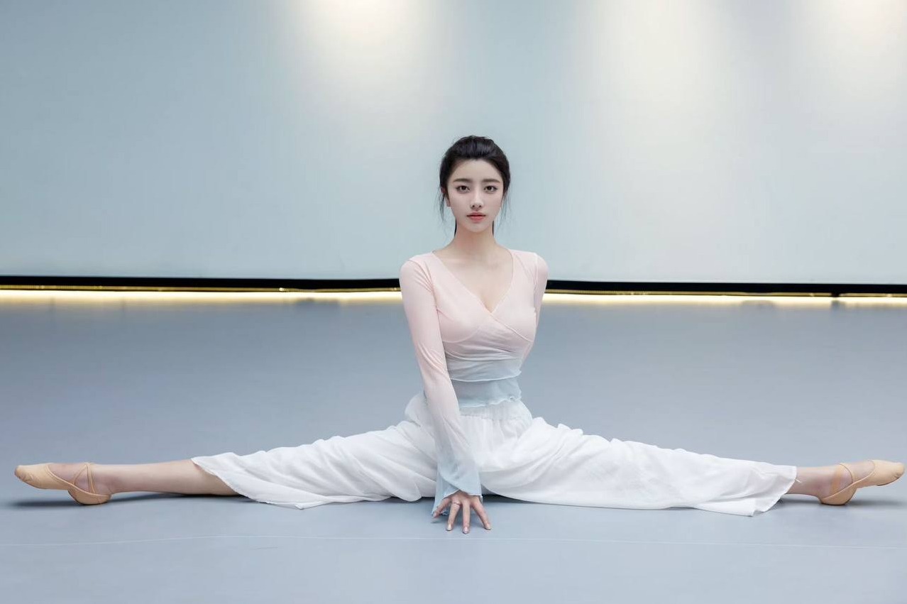 广州 王子诺 172cm 48kg 可欲可纯 温柔体贴 谈吐一流